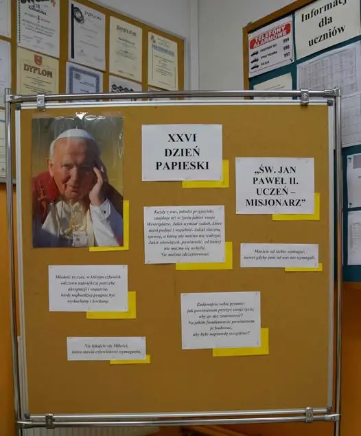 XXVI Dzień Papieski w Zespole Szkół w Olkiewce – wspomnienie nauk Jana Pawła II