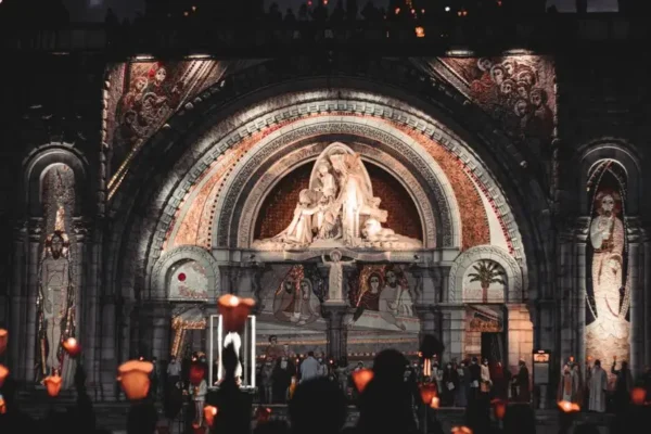 Strażacy z rodzinami na XXVI pielgrzymce do Sanktuarium Matki Bożej Leśniowskiej
